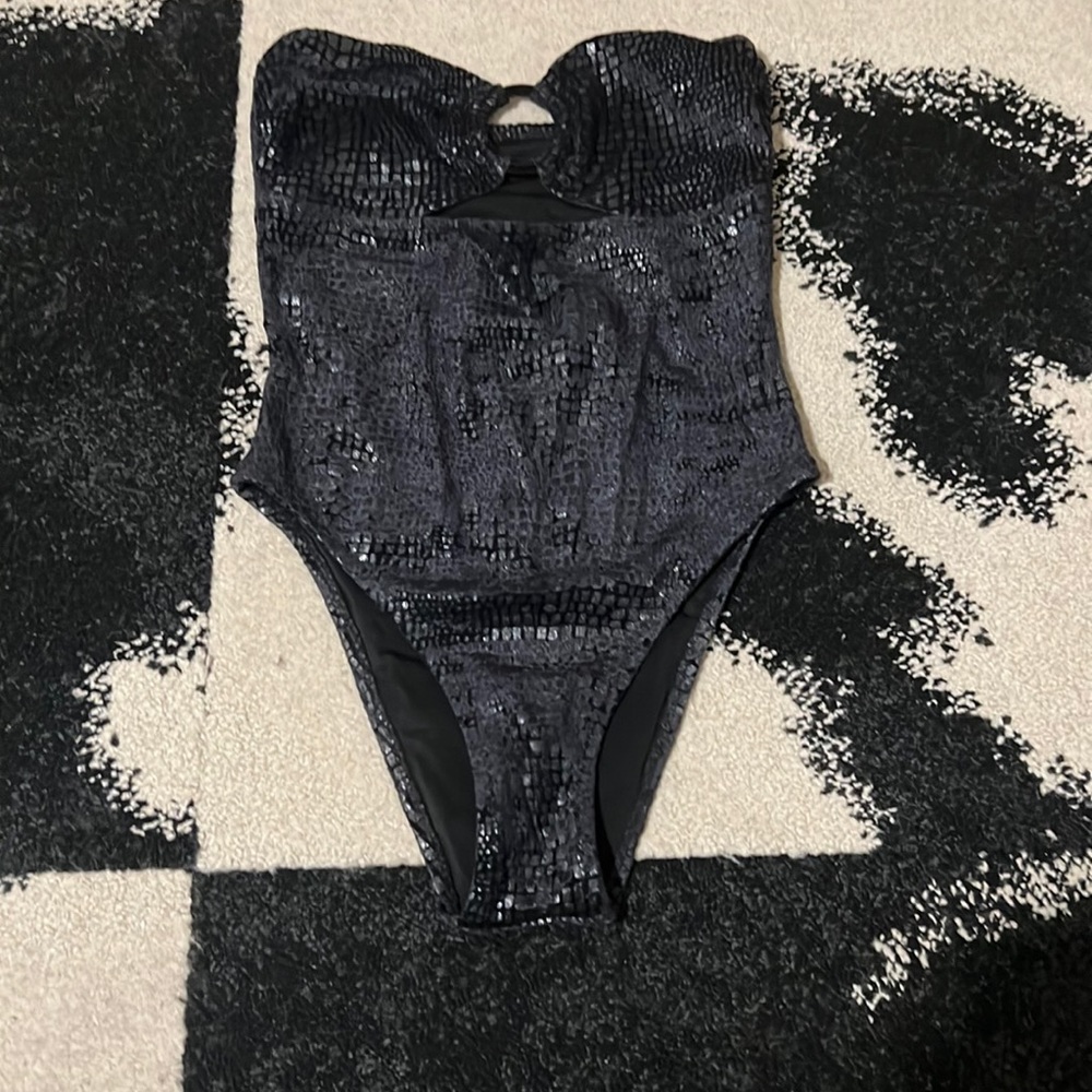 Solid & Striped One Piece Strapless Bathing Suit … - image 1